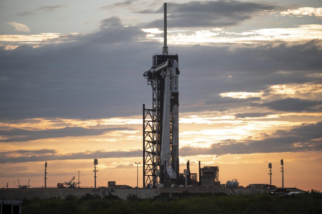 天气条件不佳 SpaceX第二次空间站载人飞行任务推迟到周五
